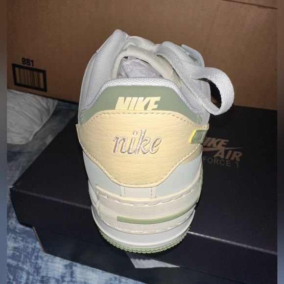 Nike Women's Air Force 1 Shadow Shoes - Picture 6 of 9